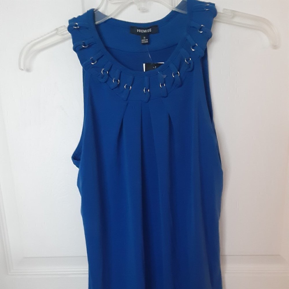 Premise  Size Small  Blue Sleeveless Blouse w/Silver Links on Neckline.